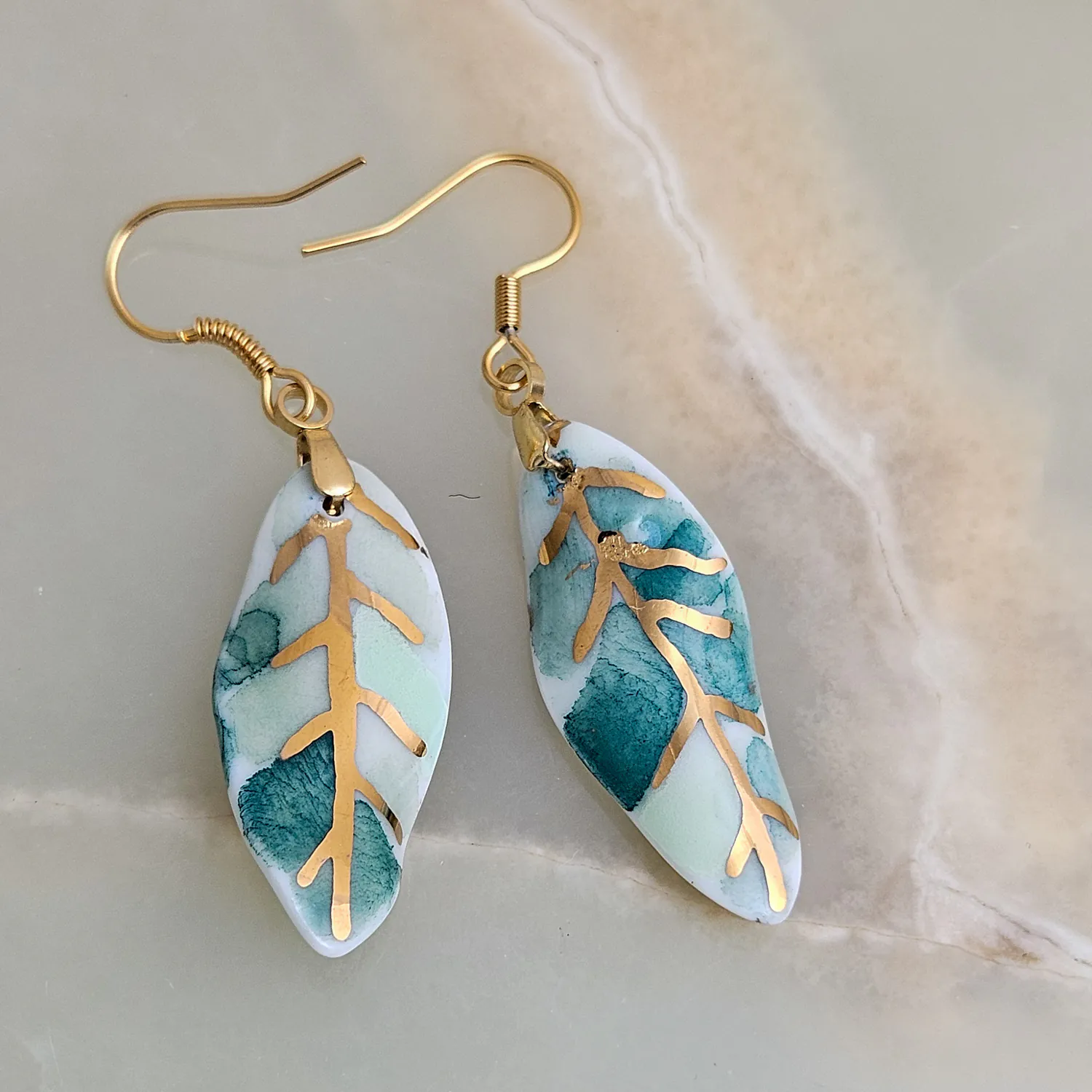 Hanging porcelain earrings - green leaf with gold - Image 3