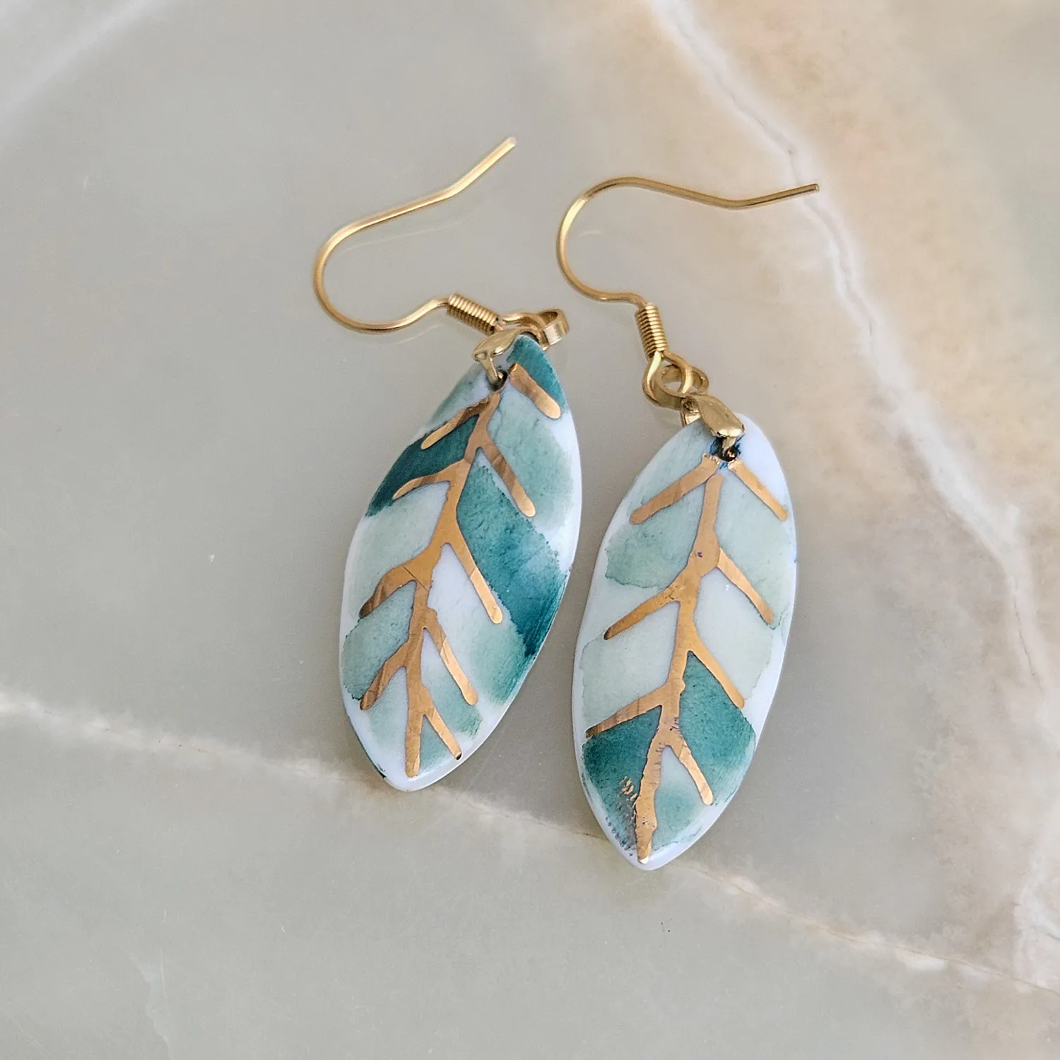Hanging porcelain earrings - green leaf with gold - Image 3
