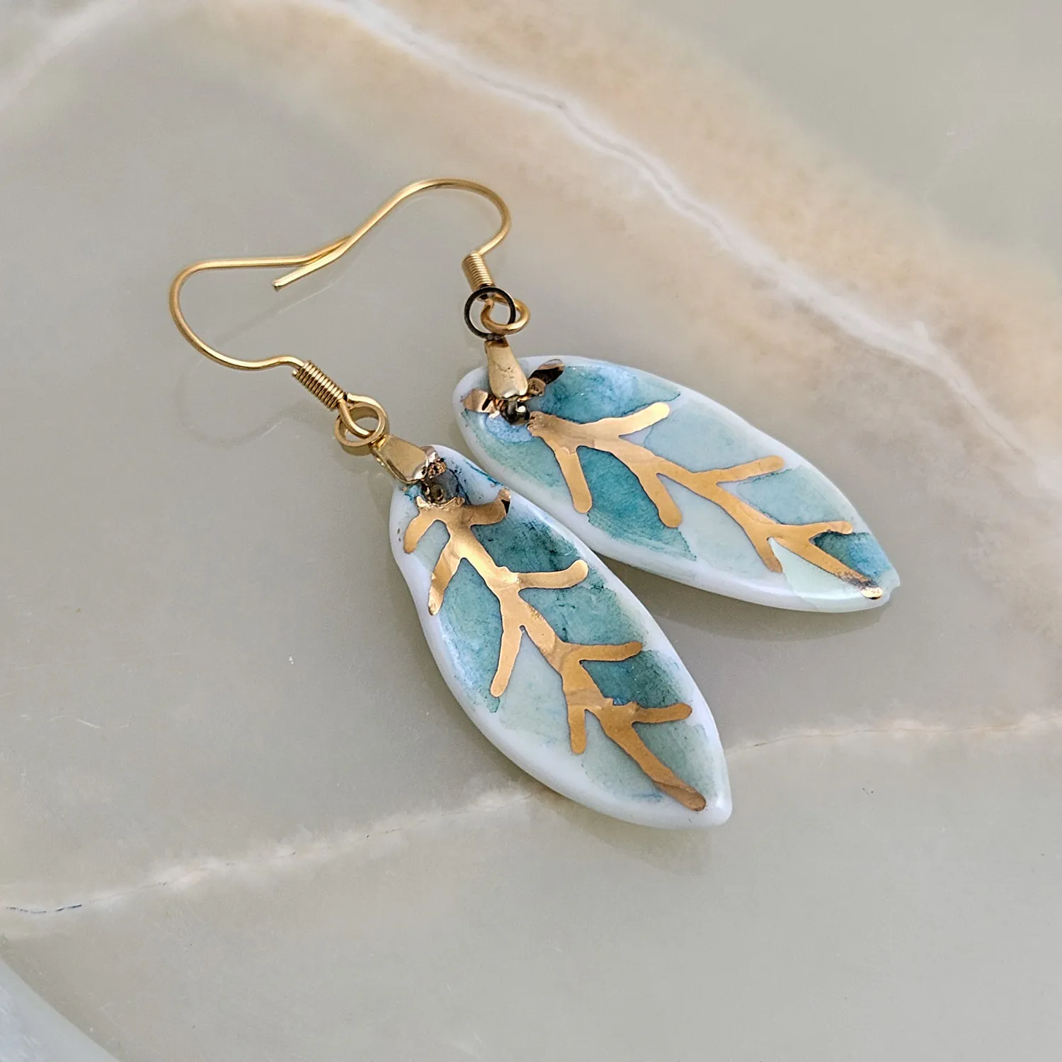 Hanging porcelain earrings - green leaf with gold - Image 2