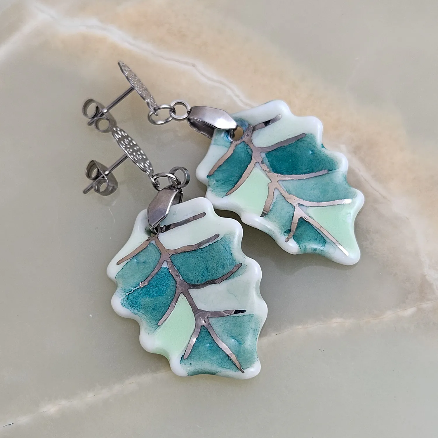 Dangle fine ceramic porcelain designer earrings - green leaf with silver accents (white gold) - Image 2