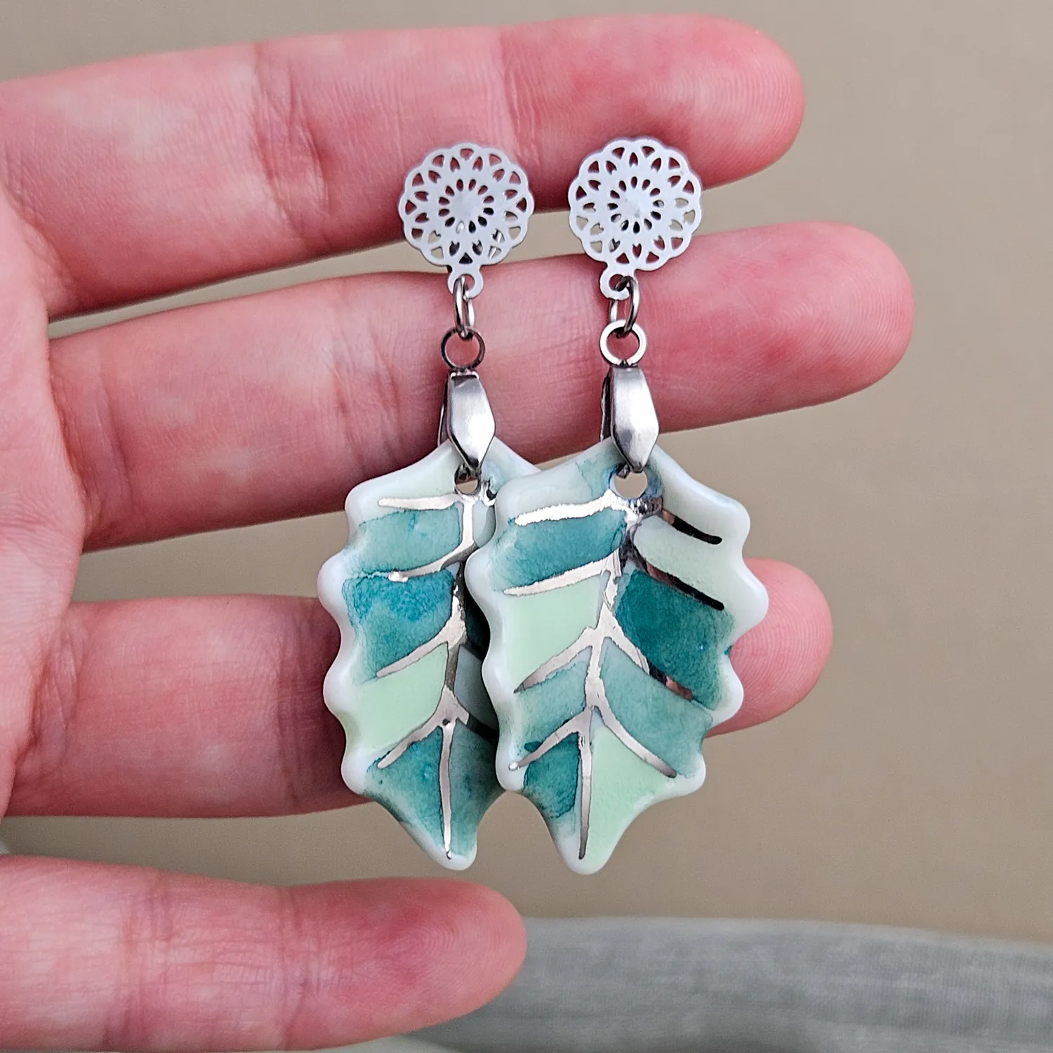 Dangle fine ceramic porcelain designer earrings - green leaf with silver accents (white gold) - Image 4