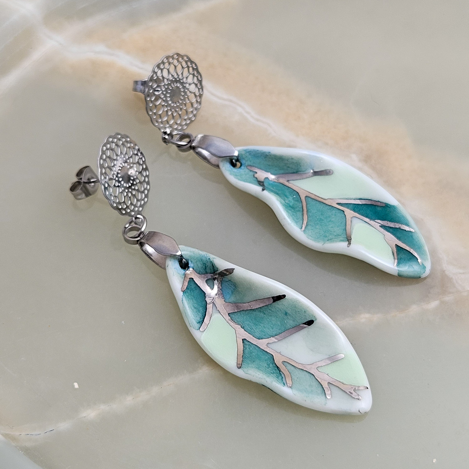 Dangle fine ceramic porcelain designer earrings - green leaf with silver accents (white gold) - Image 2