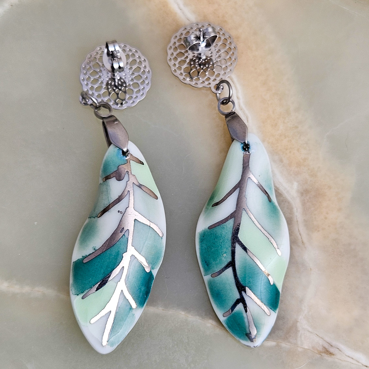 Dangle fine ceramic porcelain designer earrings - green leaf with silver accents (white gold) - Image 3