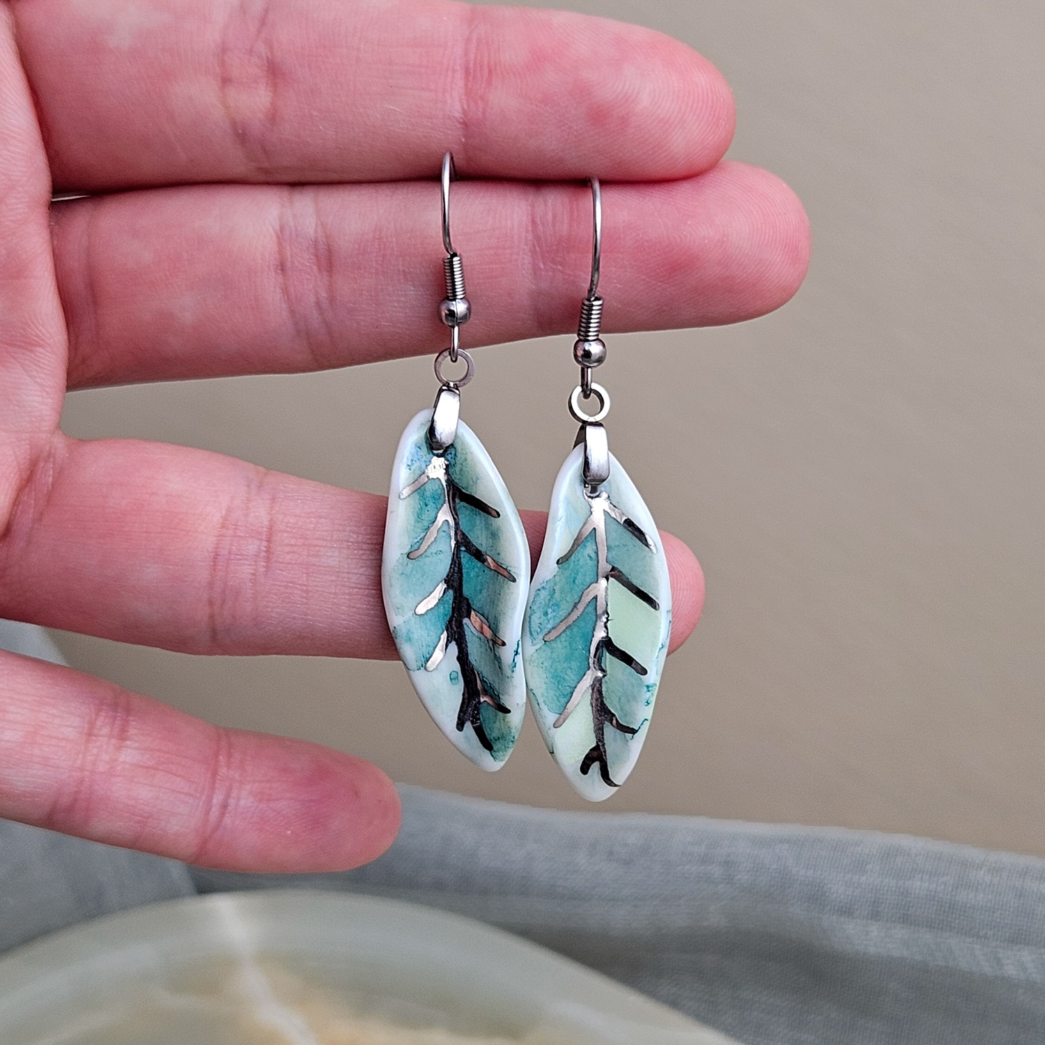 Dangle fine ceramic porcelain designer earrings - green leaf with silver accents (white gold) - Image 4