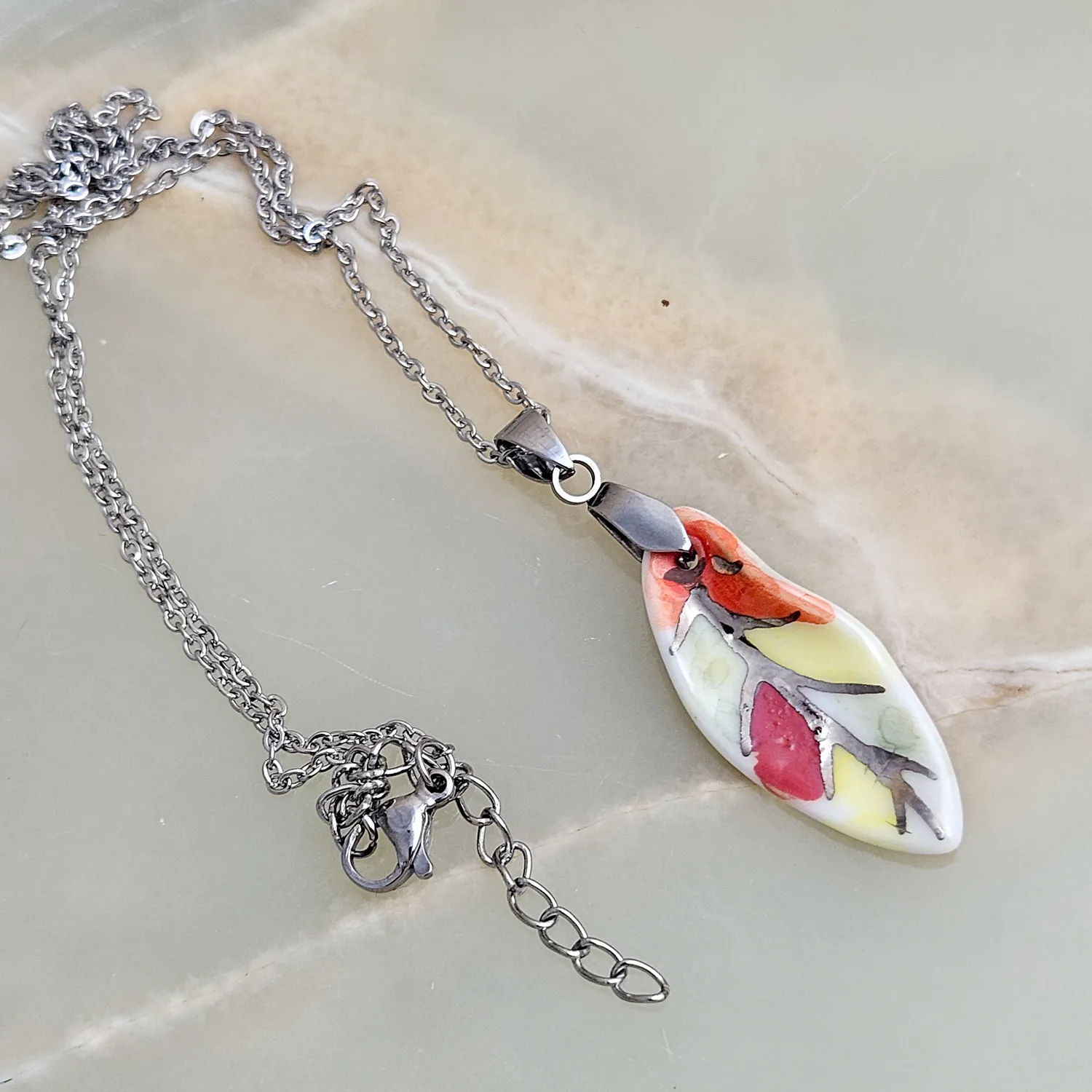 Fine ceramic fine ceramic porcelain designer necklace - autumn leaf with silver accents (white gold) - Image 2