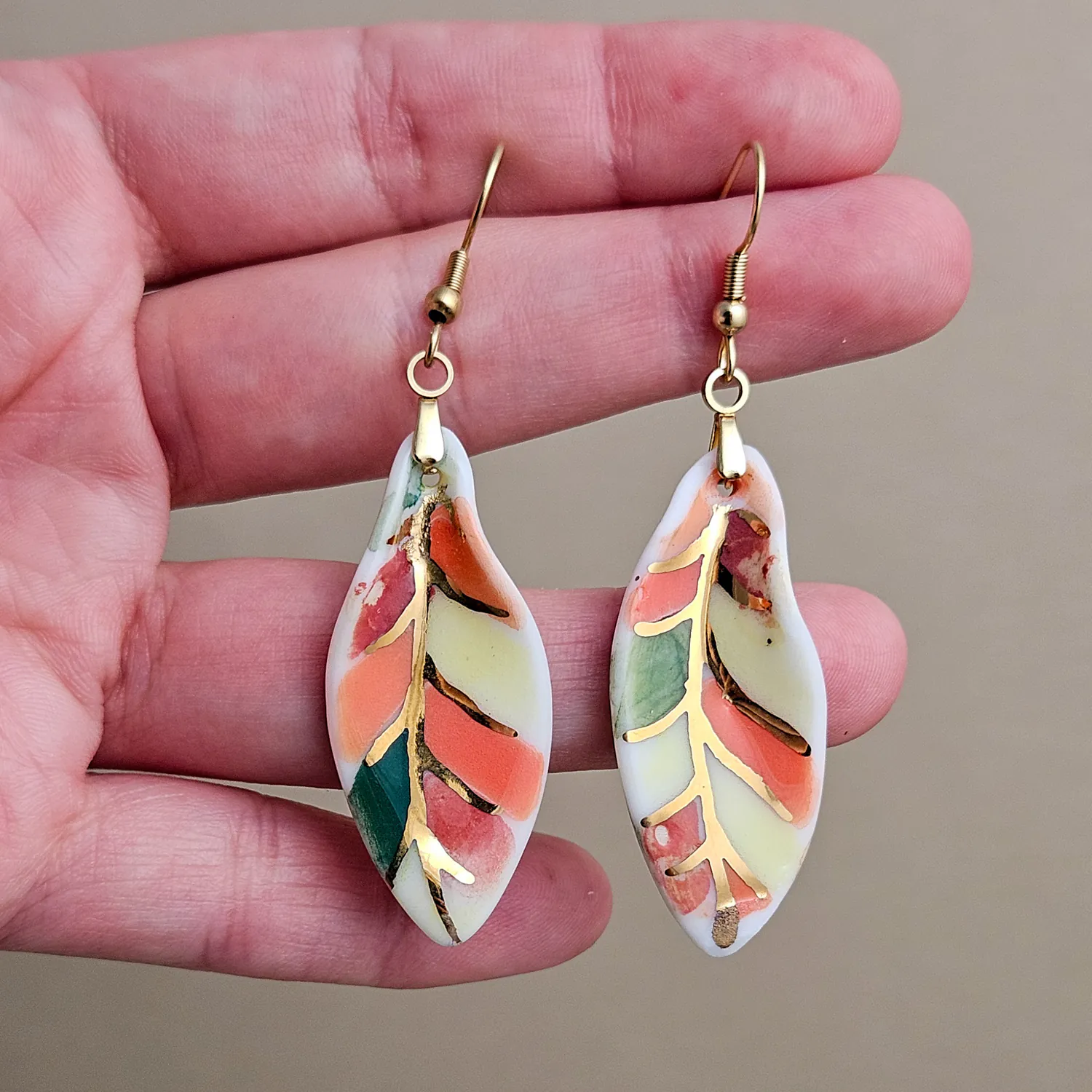 Hanging porcelain earrings - autumn leaf with gold - Image 4