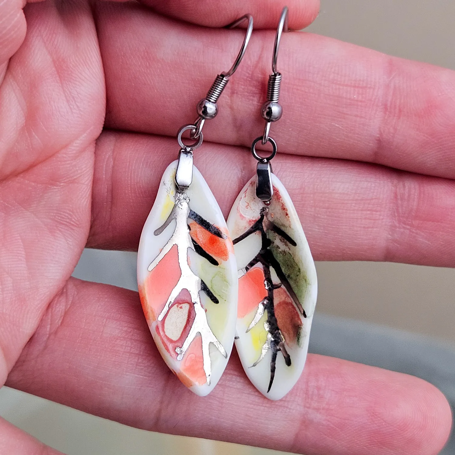 Dangle fine ceramic porcelain designer earrings - autumn leaf with silver accents (white gold) - Image 4