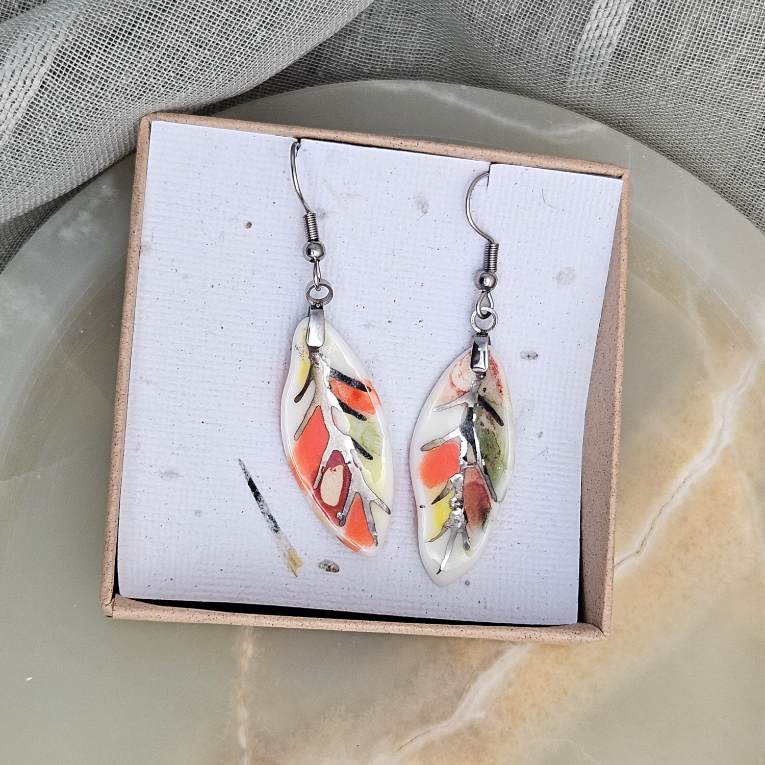 Dangle fine ceramic porcelain designer earrings - autumn leaf with silver accents (white gold) - obrazek 5