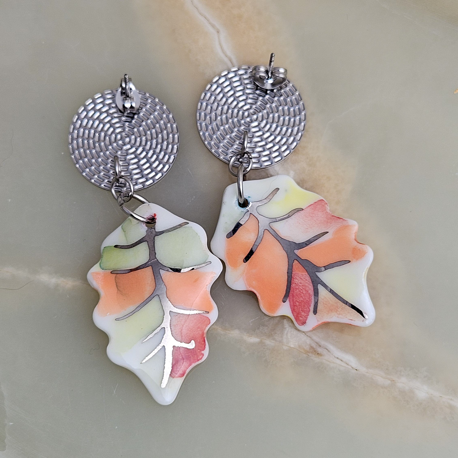 Dangle fine ceramic porcelain designer earrings - autumn leaf with silver accents (white gold) - obrazek 3