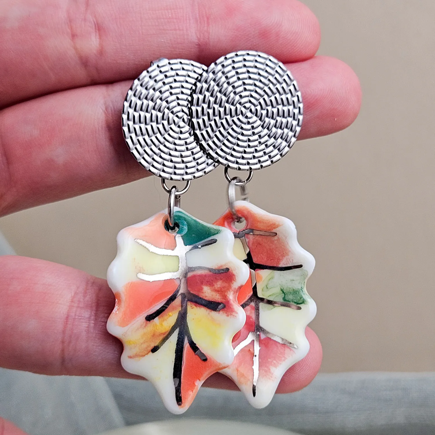 Dangle fine ceramic porcelain designer earrings - autumn leaf with silver accents (white gold) - Image 4
