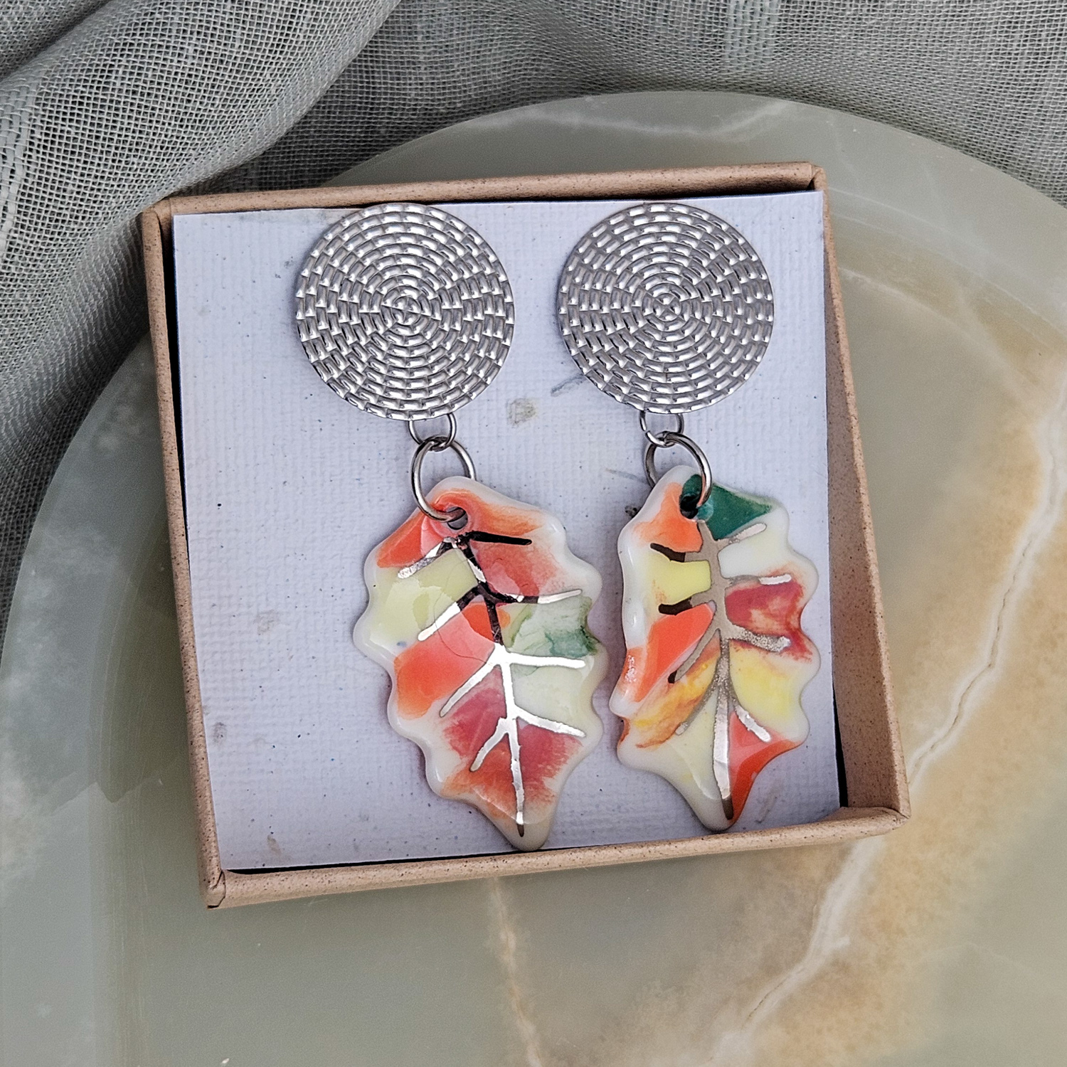 Dangle fine ceramic porcelain designer earrings - autumn leaf with silver accents (white gold) - obrazek 5