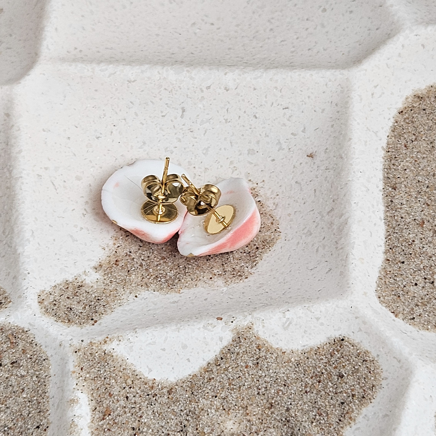 Rose pink fine ceramic porcelain hypoallergenic stud designer earrings for sensitive ears - authentic Mediterranean shell imprints with 22k gold plating - obrazek 3