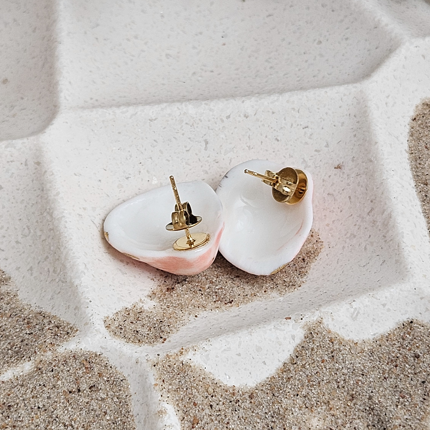 Rose pink fine ceramic porcelain hypoallergenic stud designer earrings for sensitive ears - authentic Mediterranean shell imprints with 22k gold plating - obrazek 3