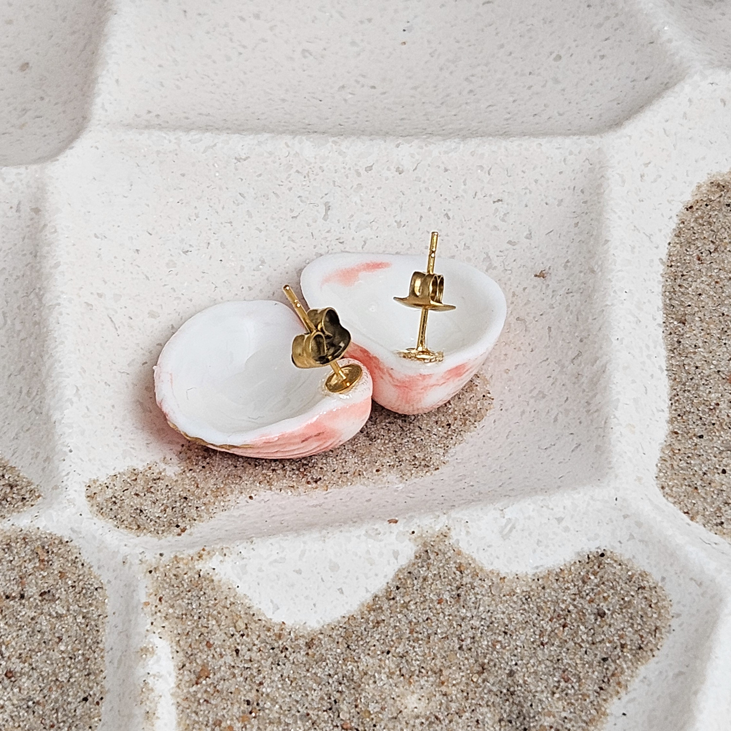 Rose pink fine ceramic porcelain hypoallergenic stud designer earrings for sensitive ears - authentic Mediterranean shell imprints with 22k gold plating - obrazek 3