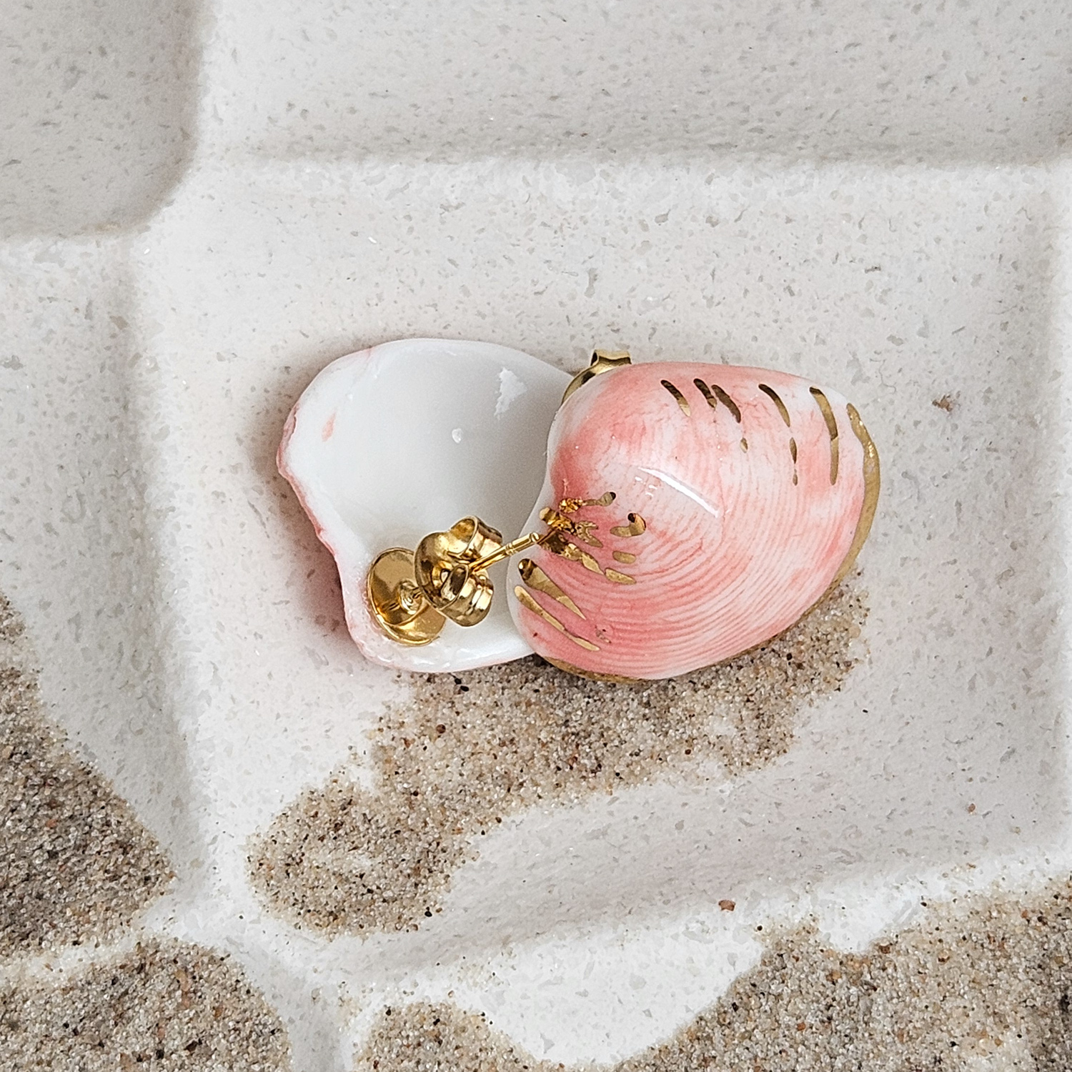 Rose pink fine ceramic porcelain hypoallergenic stud designer earrings for sensitive ears - authentic Mediterranean shell imprints with 22k gold plating - obrazek 3