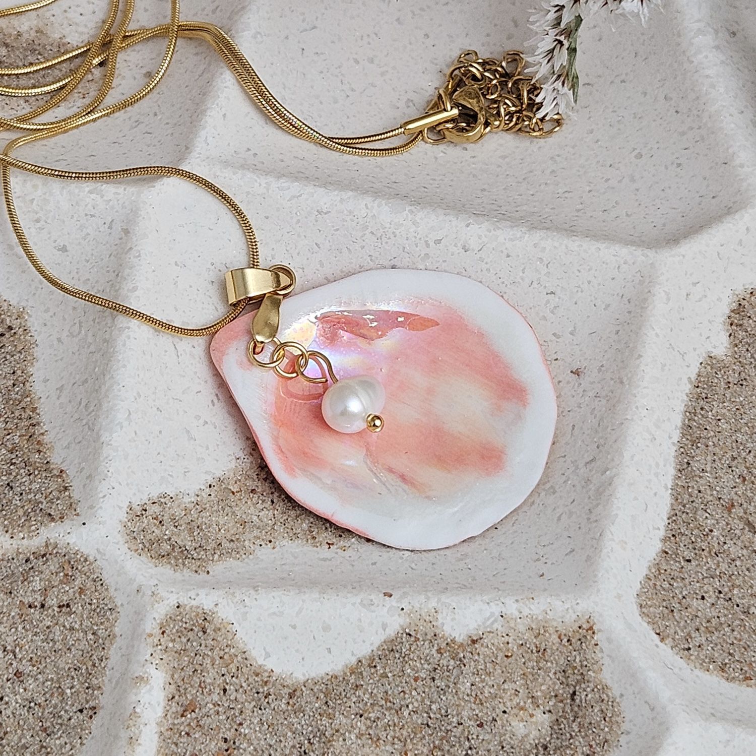 Rose pink fine ceramic porcelain designer necklace - authentic Mediterranean shell imprint with 22k gold plating and pearl - obrazek 2