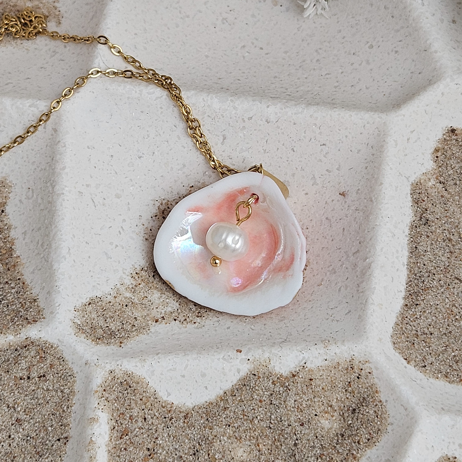 Rose pink fine ceramic porcelain designer necklace - authentic Mediterranean shell imprint with 22k gold plating and pearl - obrazek 3