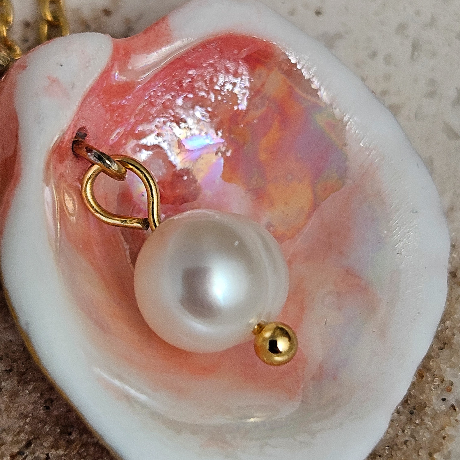 Rose pink fine ceramic porcelain designer necklace - authentic Mediterranean shell imprint with 22k gold plating and pearl - obrazek 4