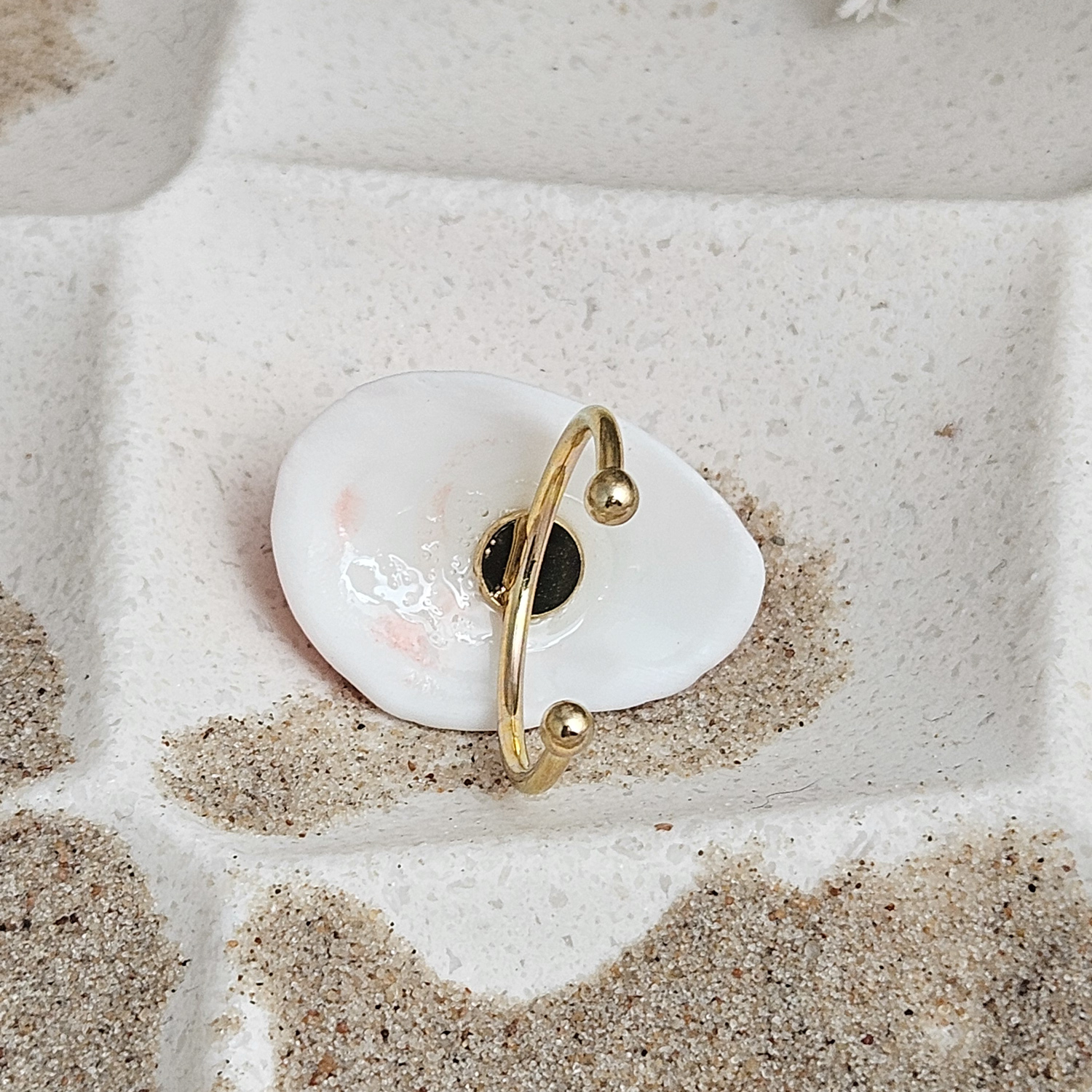 Adjustable ring with pink fine ceramic porcelain shell - authentic Mediterranean shell imprint with 22k gold plating - obrazek 6