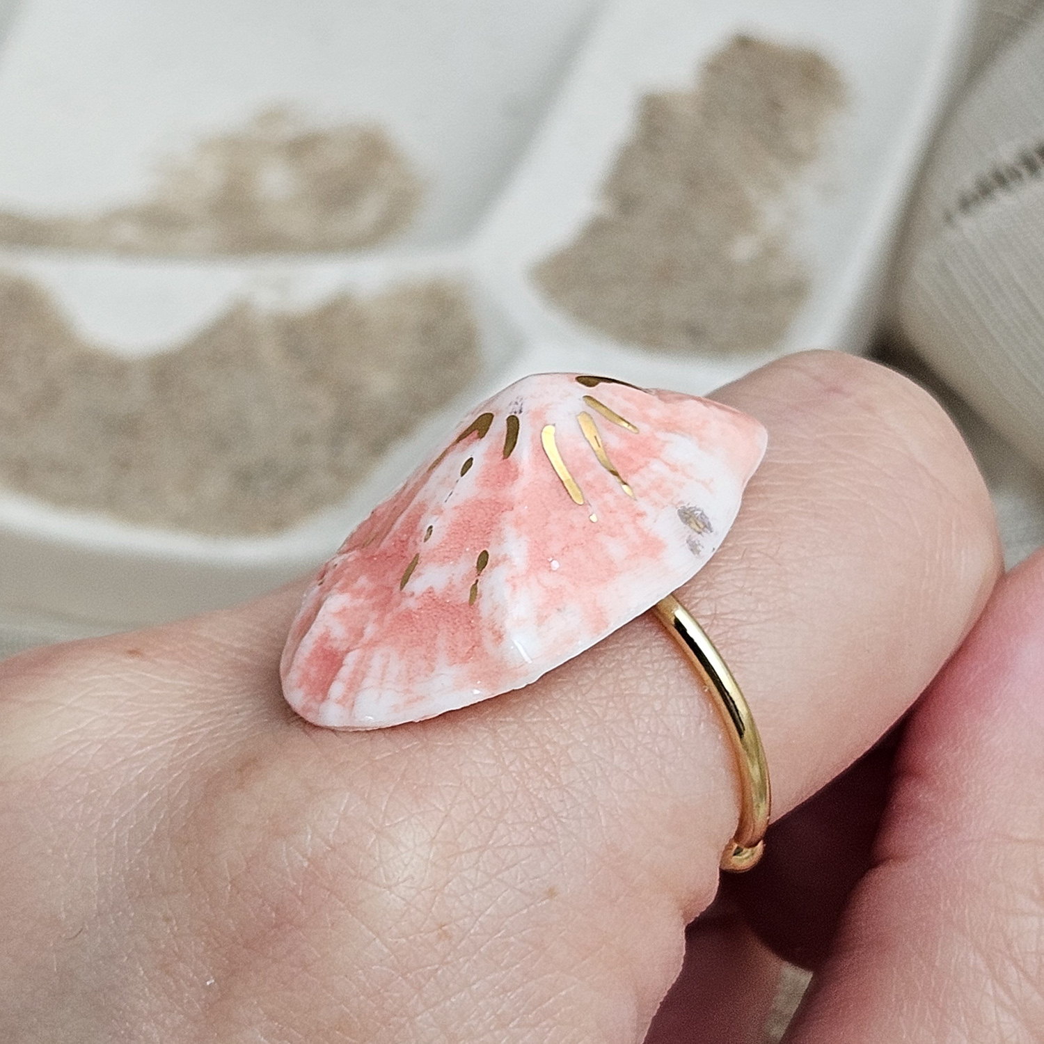 Adjustable ring with pink fine ceramic porcelain shell - authentic Mediterranean shell imprint with 22k gold plating - obrazek 5