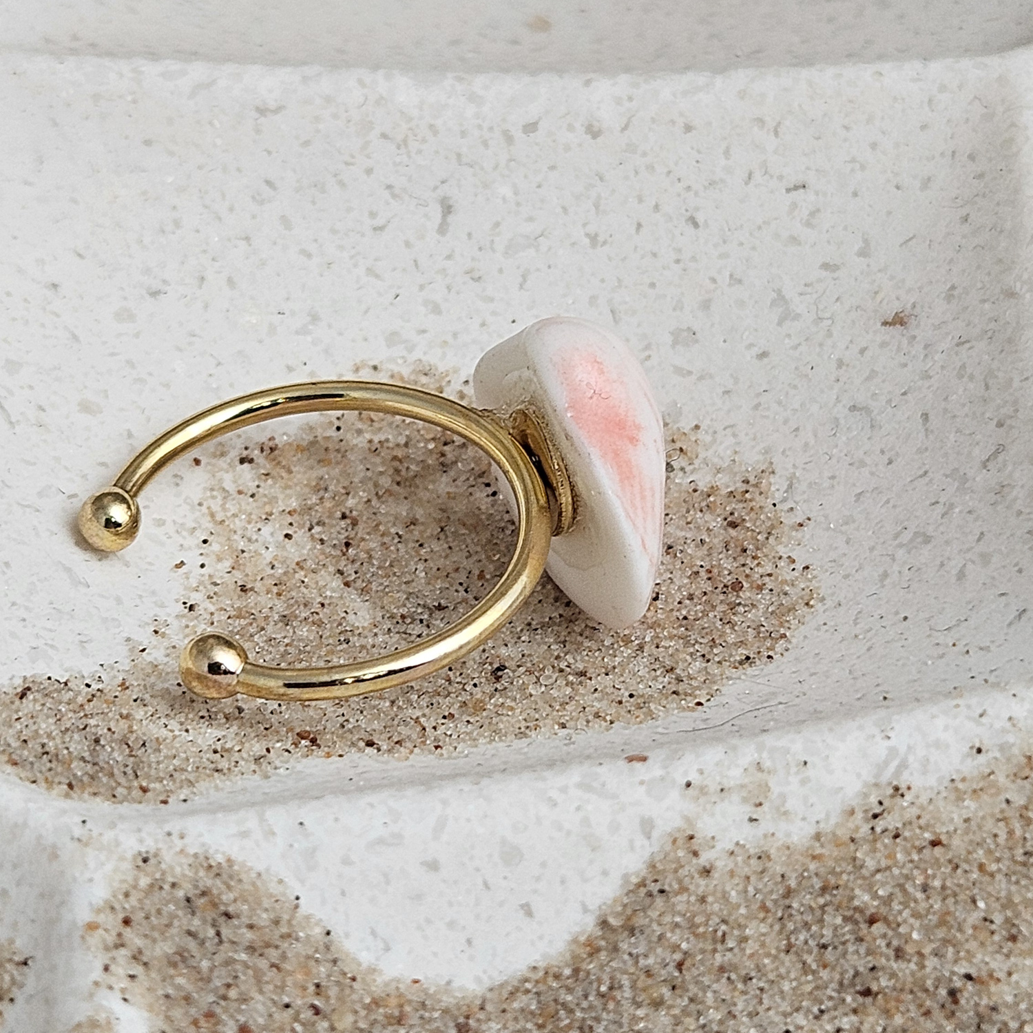 Adjustable ring with pink fine ceramic porcelain shell - authentic Mediterranean shell imprint - obrazek 4