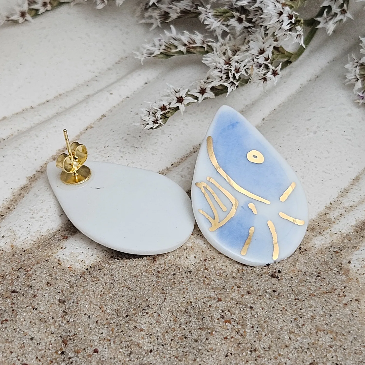 Blue porcelain stud earrings - handpainted shrimps with gold - Image 3