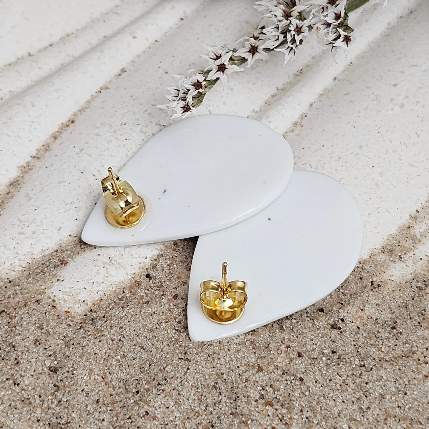 Blue porcelain stud earrings - handpainted shrimps with gold - Image 4