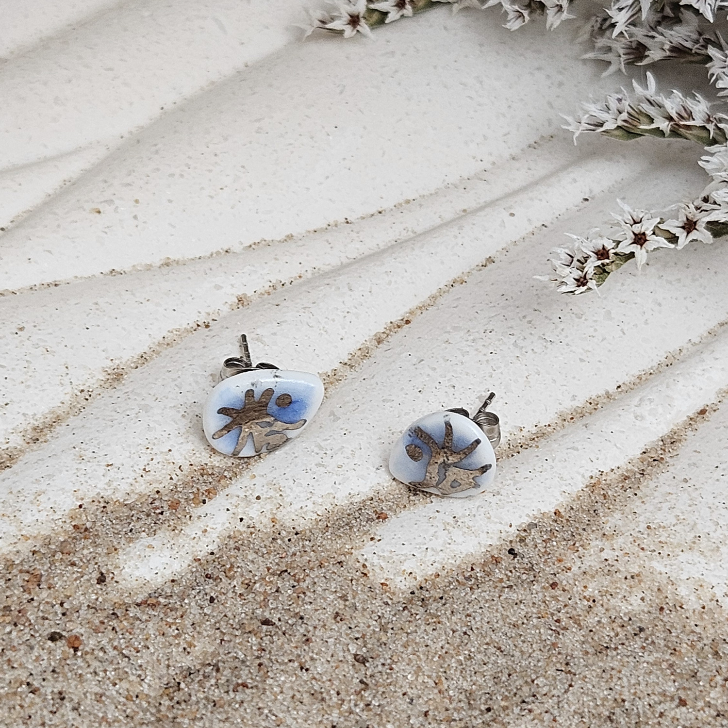 Cobalt blue fine ceramic porcelain hypoallergenic stud designer earrings for sensitive ears - hand-painted artisan shrimps with silver accents (white gold) - obrazek 2