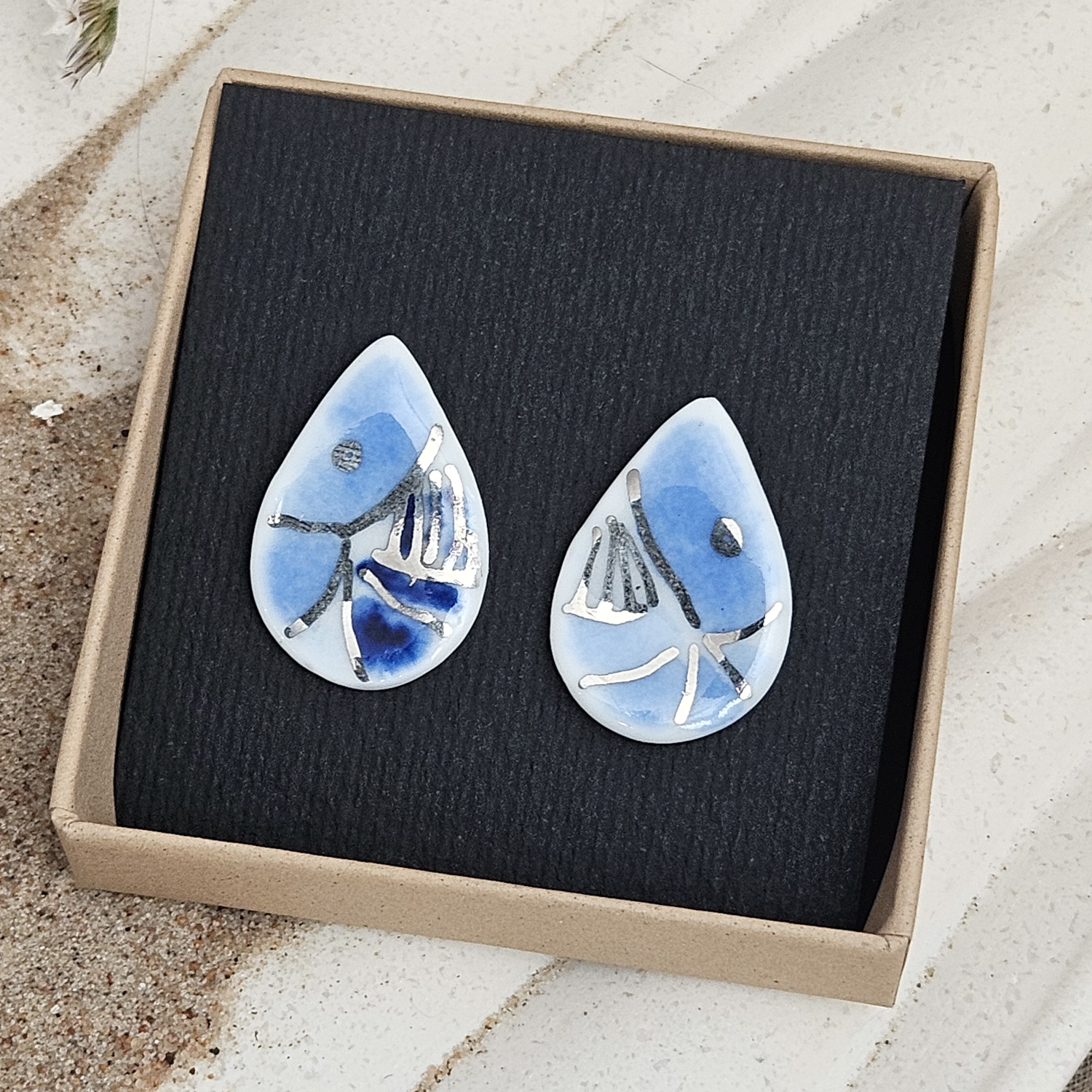 Cobalt blue fine ceramic porcelain hypoallergenic stud designer earrings for sensitive ears - hand-painted artisan shrimps with silver accents (white gold) - obrazek 4