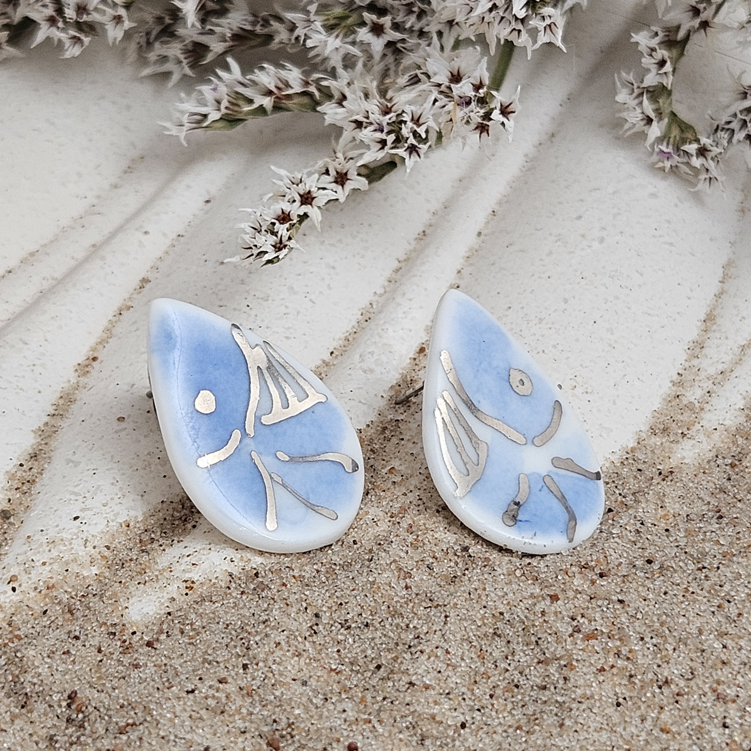 Cobalt blue fine ceramic porcelain hypoallergenic stud designer earrings for sensitive ears - hand-painted artisan shrimps with silver accents (white gold) - obrazek 2