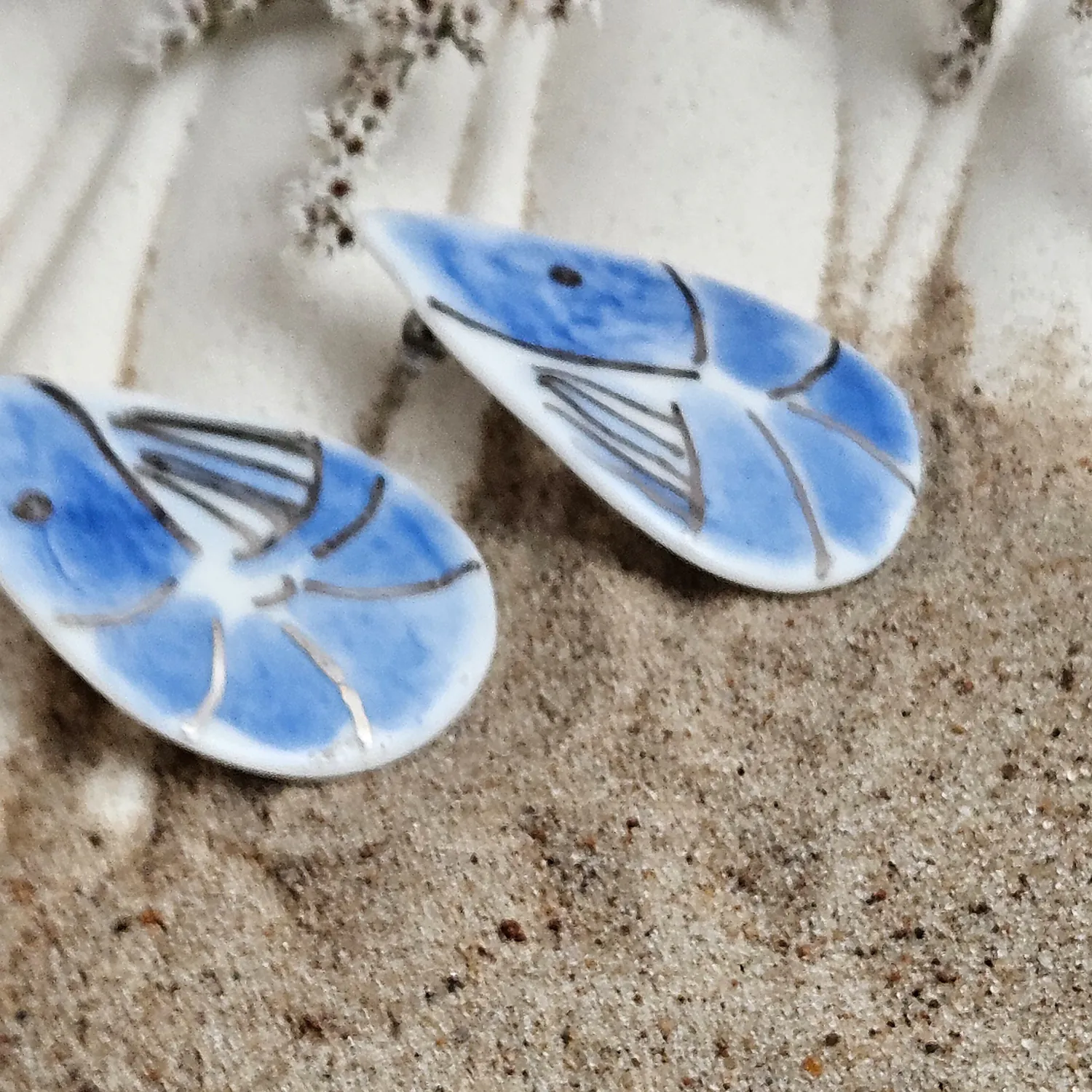 Cobalt blue fine ceramic porcelain hypoallergenic stud designer earrings for sensitive ears - hand-painted artisan shrimps with silver accents (white gold) - Image 2