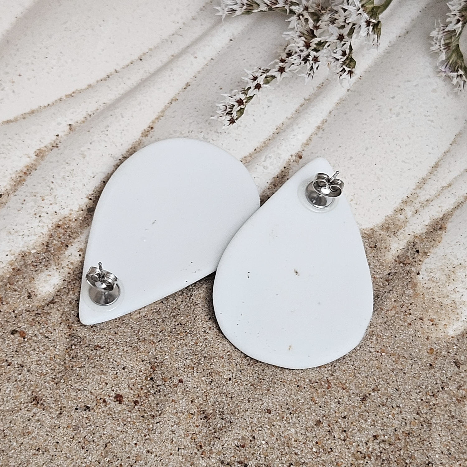 Cobalt blue fine ceramic porcelain hypoallergenic stud designer earrings for sensitive ears - hand-painted artisan shrimps with silver accents (white gold) - obrazek 5