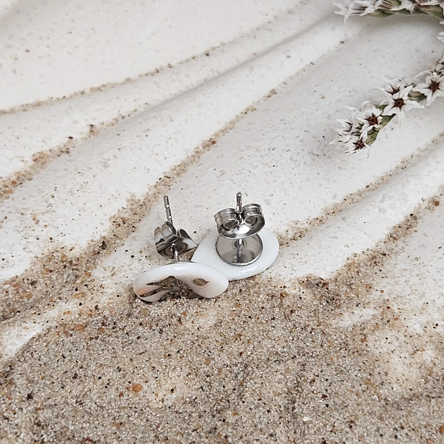 Fine ceramic fine ceramic porcelain hypoallergenic stud designer earrings for sensitive ears - hand-painted artisan shrimps with silver accents (white gold) - Image 3