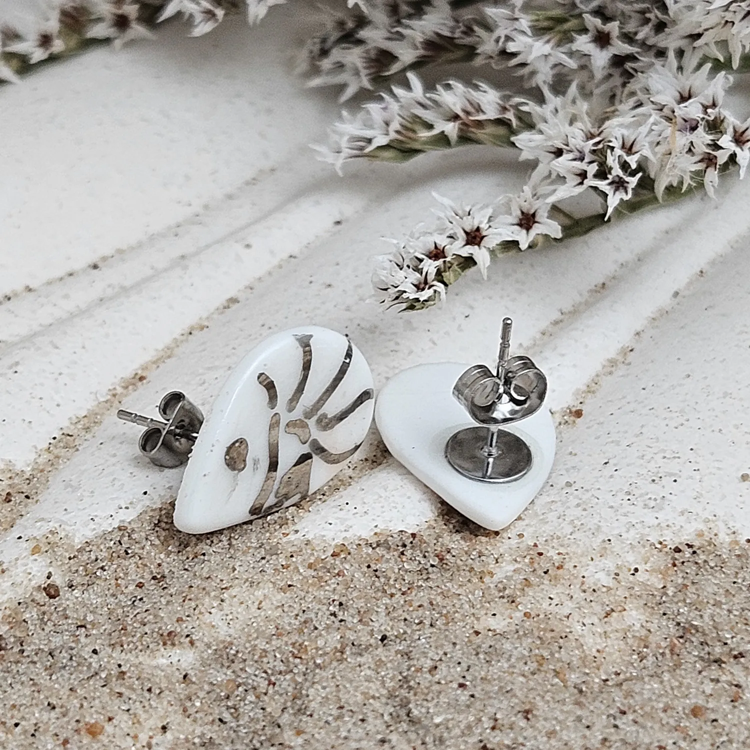 Fine ceramic fine ceramic porcelain hypoallergenic stud designer earrings for sensitive ears - hand-painted artisan shrimps with silver accents (white gold) - Image 4