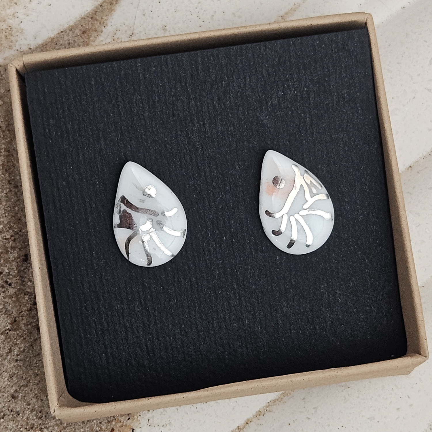 Fine ceramic fine ceramic porcelain hypoallergenic stud designer earrings for sensitive ears - hand-painted artisan shrimps with silver accents (white gold) - obrazek 5