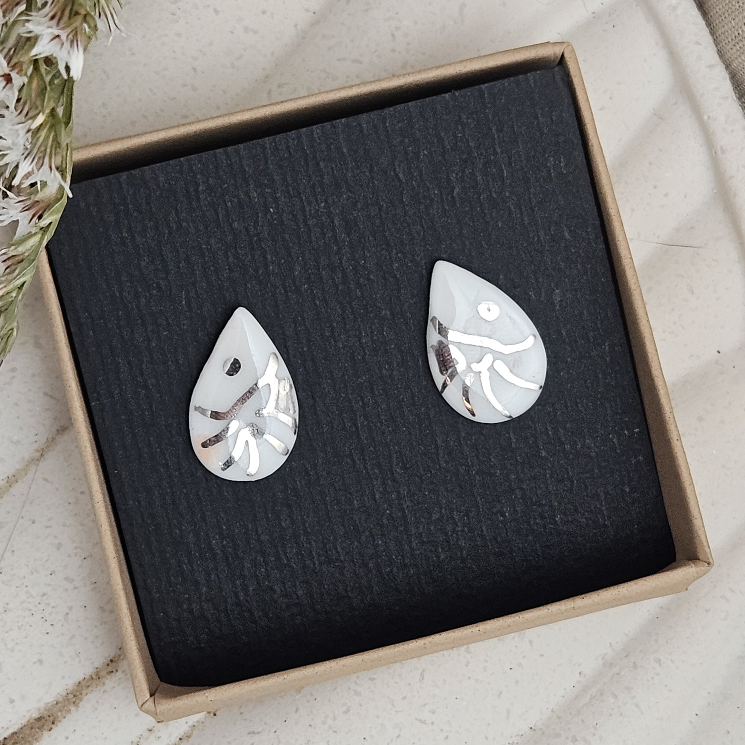 Fine ceramic fine ceramic porcelain hypoallergenic stud designer earrings for sensitive ears - hand-painted artisan shrimps with silver accents (white gold) - obrazek 5