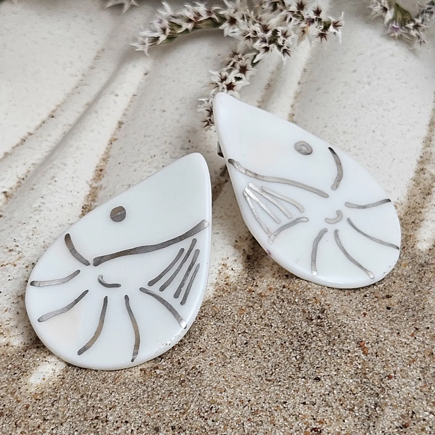Fine ceramic fine ceramic porcelain hypoallergenic stud designer earrings for sensitive ears - hand-painted artisan shrimps with silver accents (white gold) - Image 2