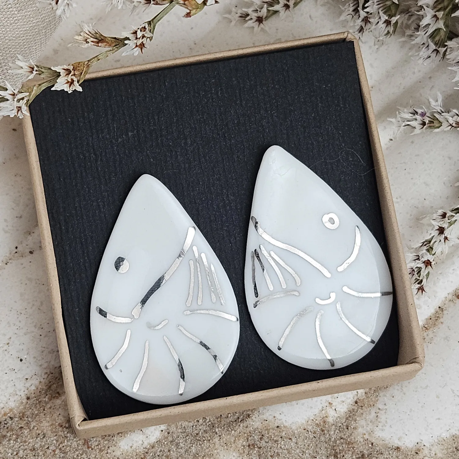 Fine ceramic fine ceramic porcelain hypoallergenic stud designer earrings for sensitive ears - hand-painted artisan shrimps with silver accents (white gold) - Image 4