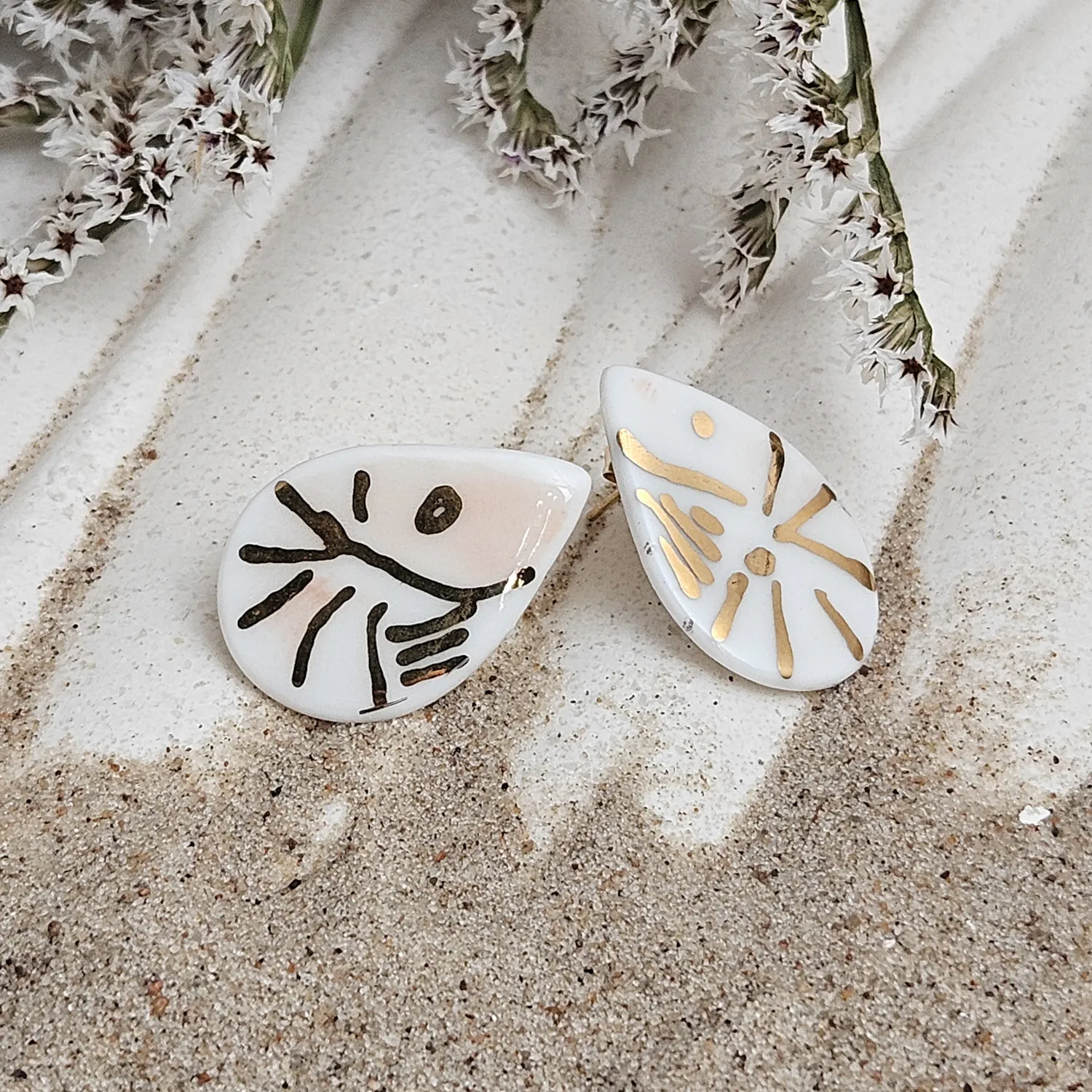 Fine ceramic fine ceramic porcelain hypoallergenic stud designer earrings for sensitive ears - hand-painted artisan shrimps with 22k gold plating - Image 2
