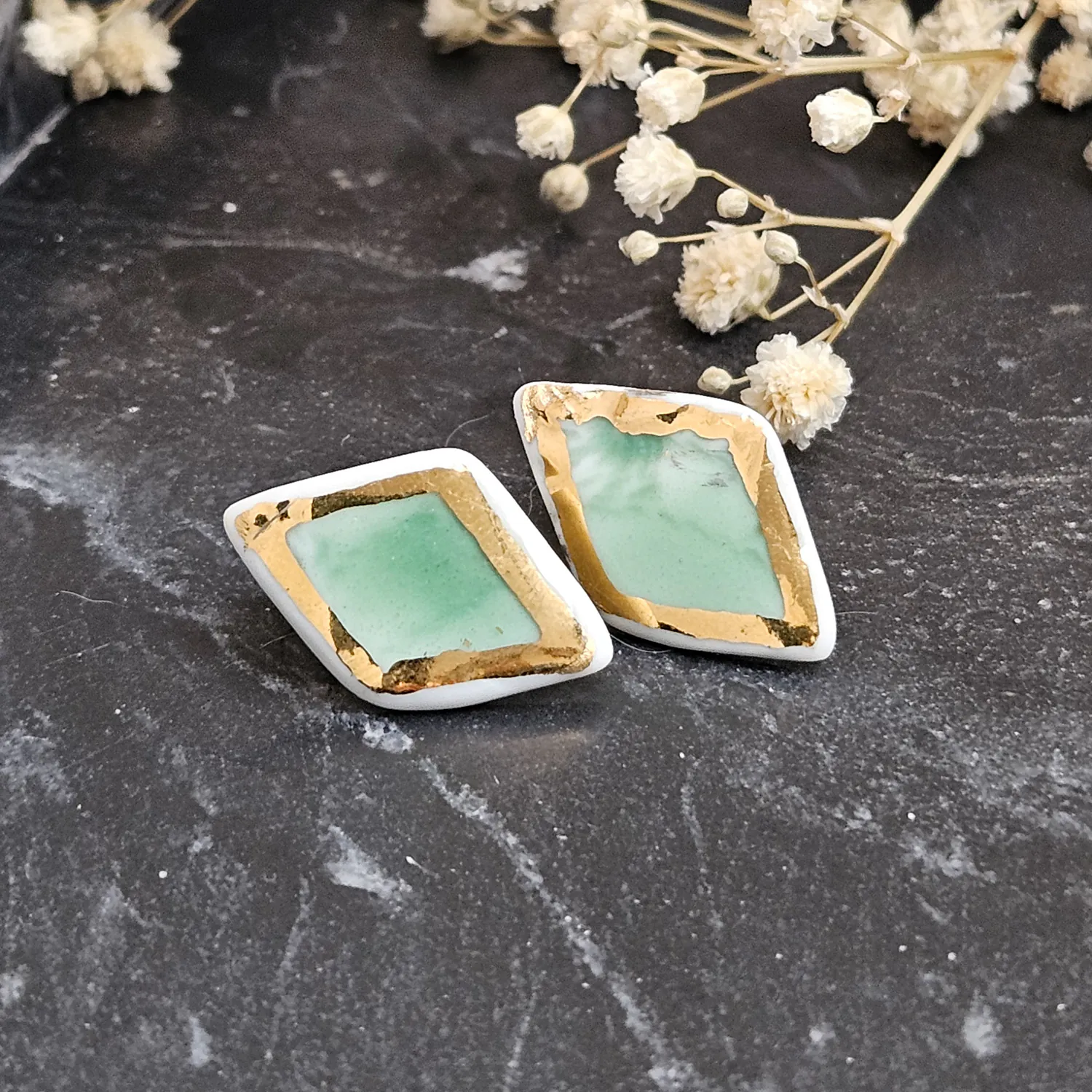 Emerald green fine ceramic porcelain hypoallergenic stud designer earrings for sensitive ears with 22k gold plating - embossed crocheted pattern