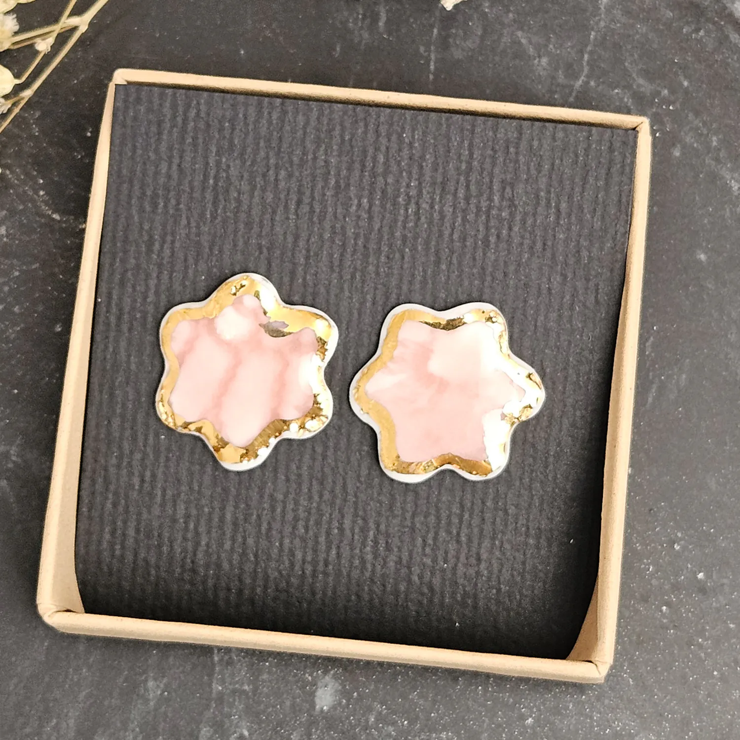 Rose pink fine ceramic porcelain hypoallergenic stud designer earrings for sensitive ears with 22k gold plating - embossed crocheted pattern - Image 4