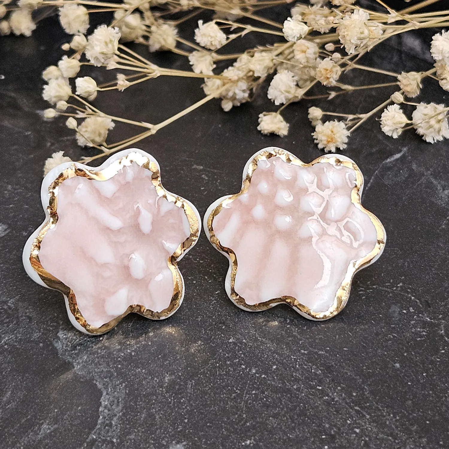 Rose pink fine ceramic porcelain hypoallergenic stud designer earrings for sensitive ears with 22k gold plating - embossed crocheted pattern