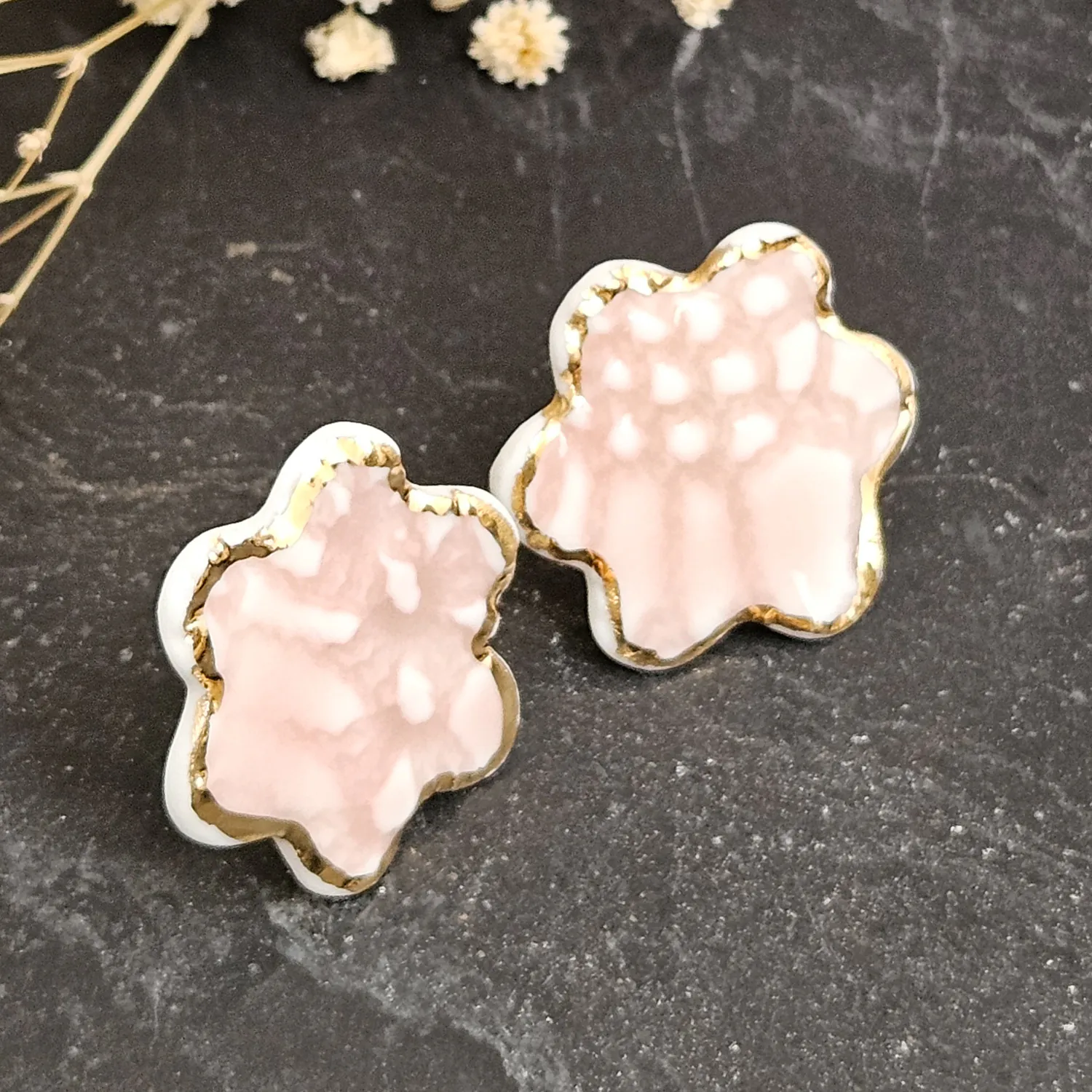 Rose pink fine ceramic porcelain hypoallergenic stud designer earrings for sensitive ears with 22k gold plating - embossed crocheted pattern - Image 2