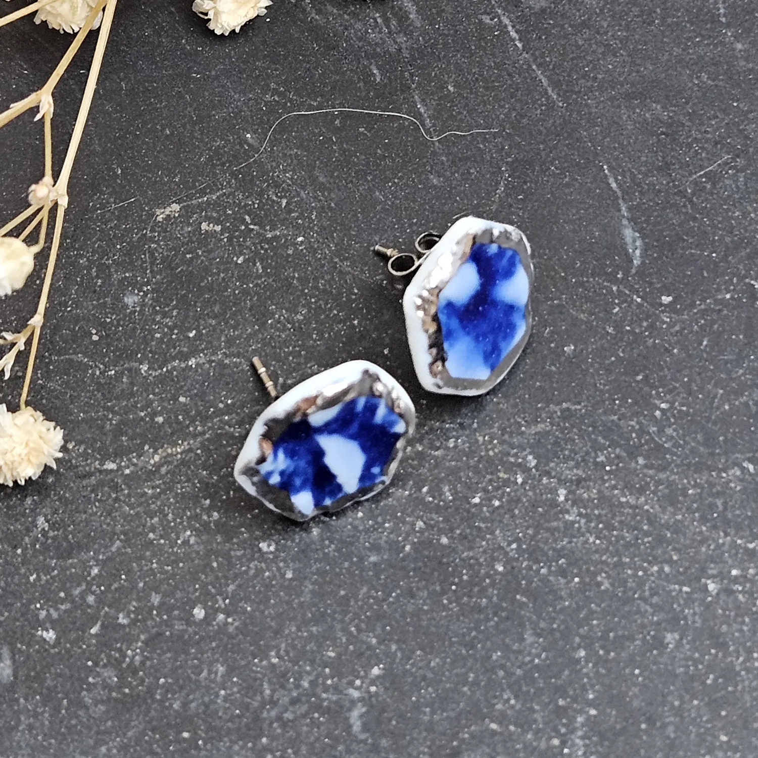 Cobalt blue fine ceramic porcelain hypoallergenic stud designer earrings for sensitive ears with silver accents (white gold) - embossed crocheted pattern - Image 2