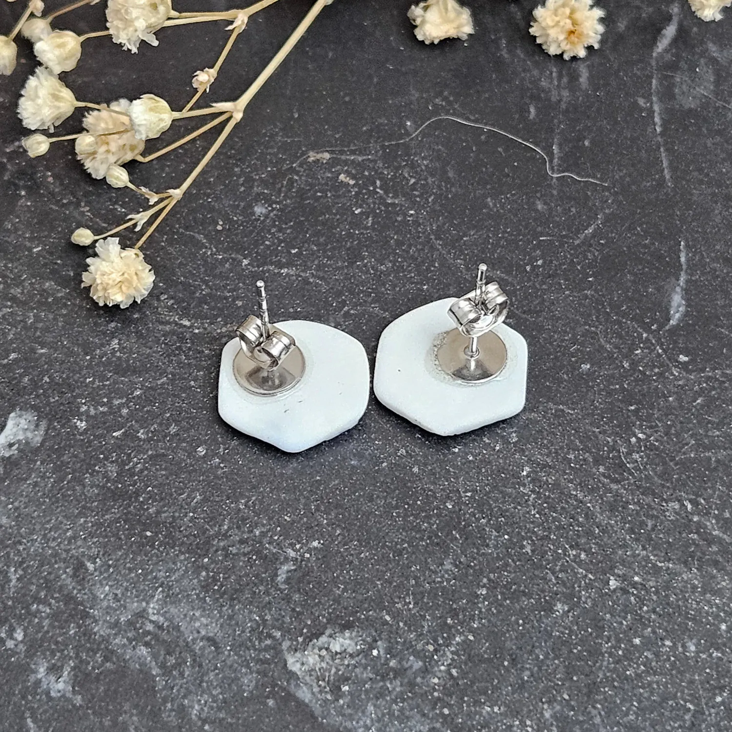 Cobalt blue fine ceramic porcelain hypoallergenic stud designer earrings for sensitive ears with silver accents (white gold) - embossed crocheted pattern - Image 3