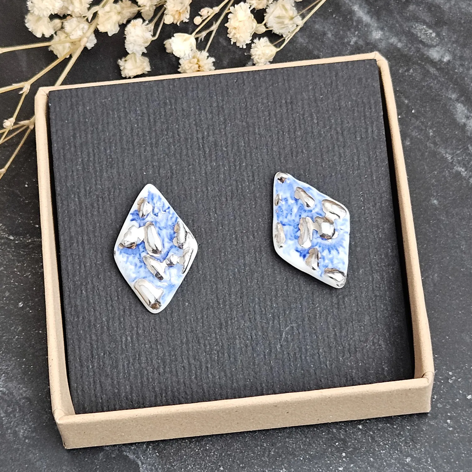 Cobalt blue fine ceramic porcelain hypoallergenic stud designer earrings for sensitive ears with silver accents (white gold) - embossed crocheted pattern - Image 4