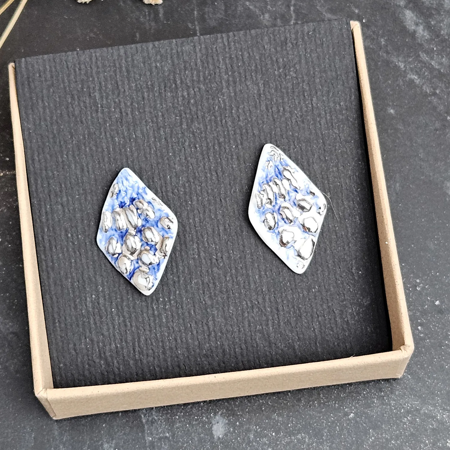 Cobalt blue fine ceramic porcelain hypoallergenic stud designer earrings for sensitive ears with silver accents (white gold) - embossed crocheted pattern - Image 4
