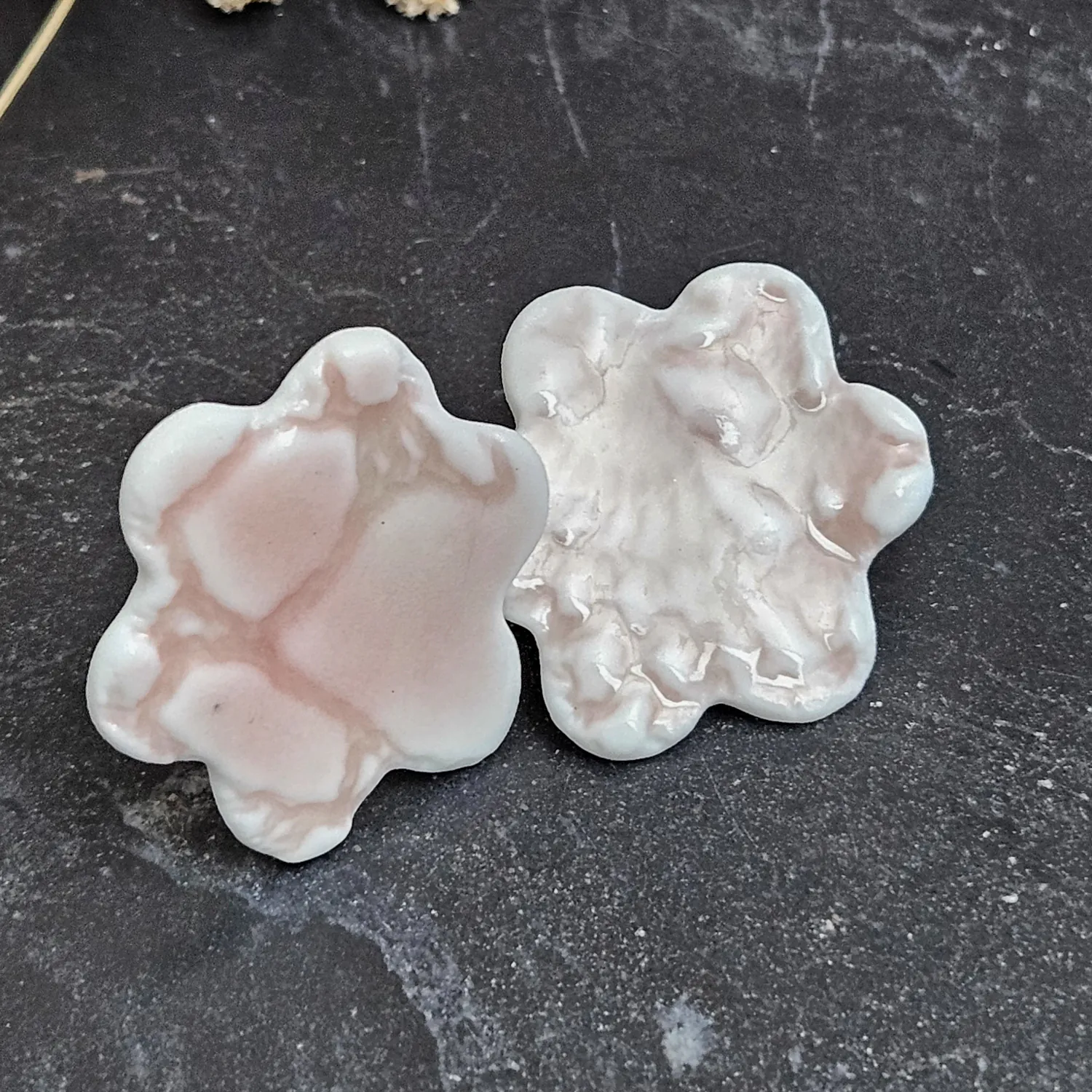 Rose pink fine ceramic porcelain hypoallergenic stud designer earrings for sensitive ears - embossed crocheted pattern - Image 2