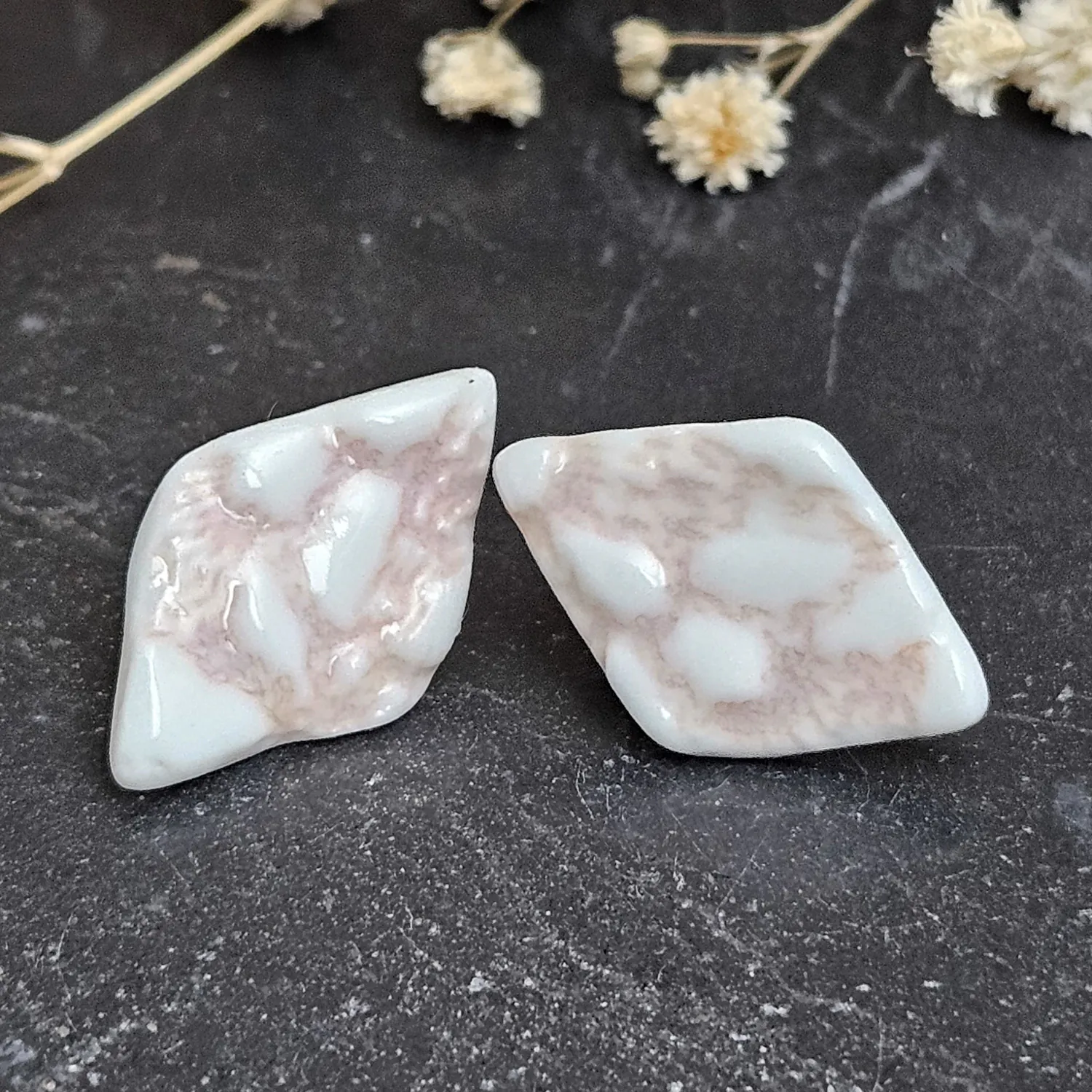 Rose pink fine ceramic porcelain hypoallergenic stud designer earrings for sensitive ears - embossed crocheted pattern