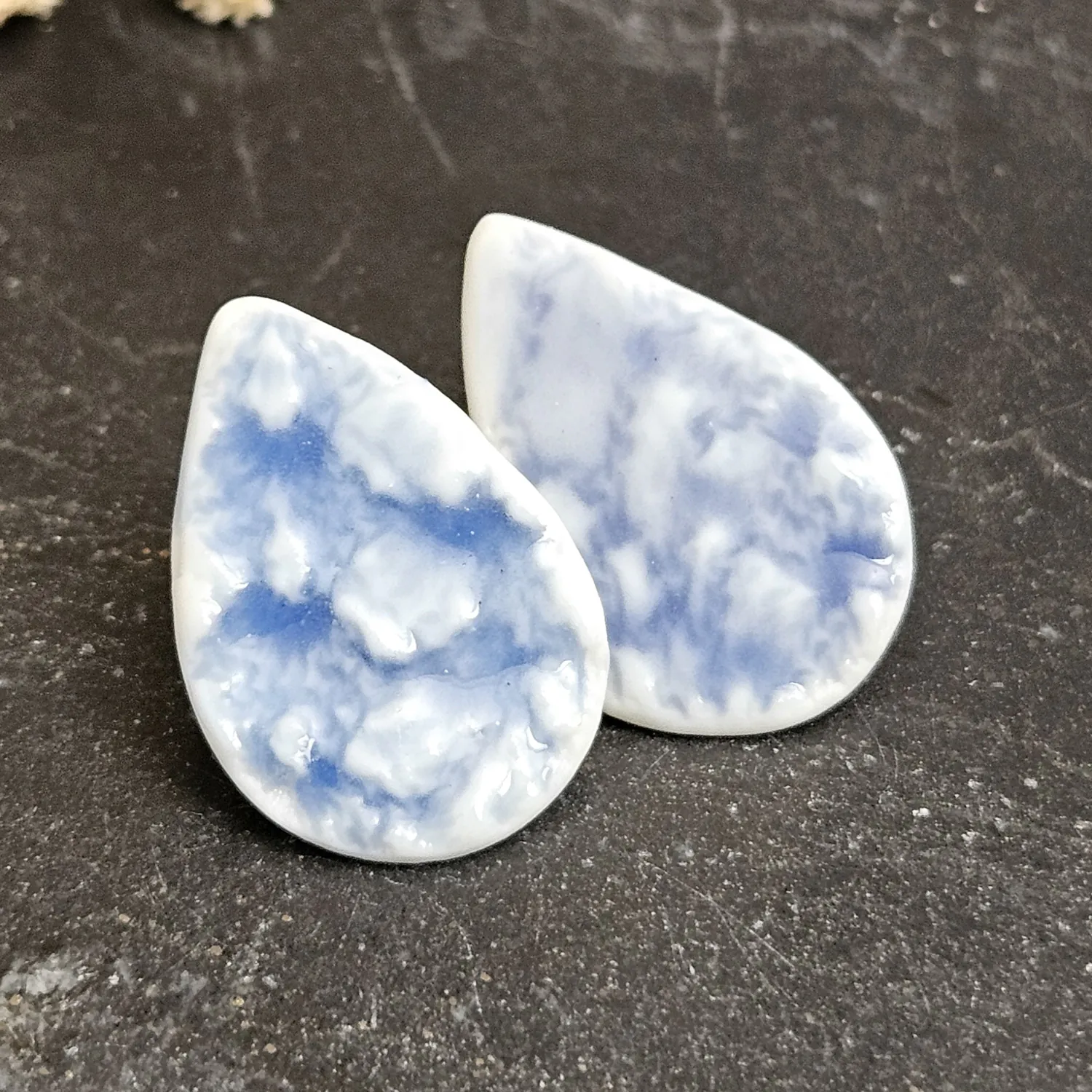 Cobalt blue fine ceramic porcelain hypoallergenic stud designer earrings for sensitive ears - embossed crocheted pattern - Image 2
